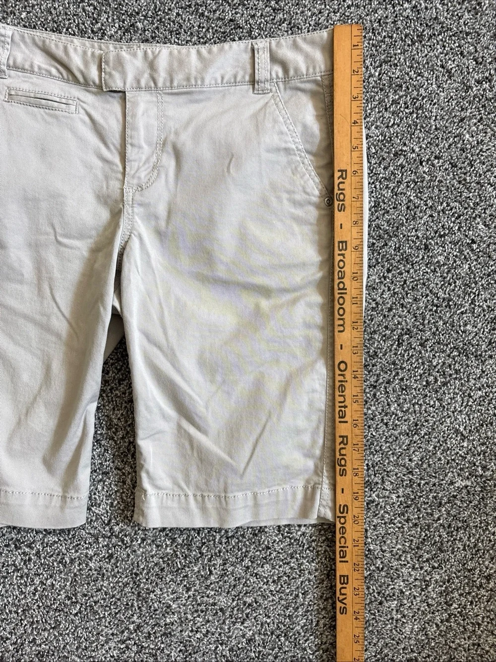DKNY Womens Chino Bermuda Shorts Khaki Size 12 Mid Rise 11” Inseam Casual